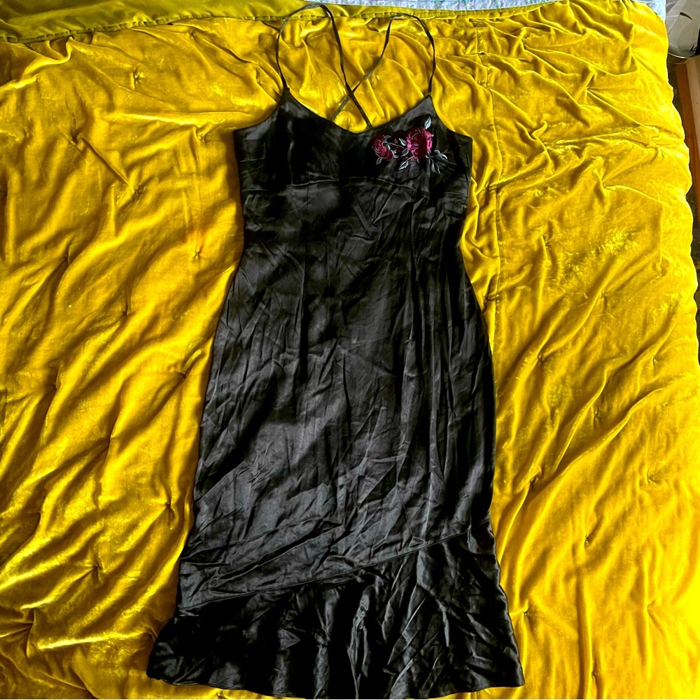 Vintage Express Heavy satin Embroidered rose crisscross strap 9/10 90s Y2K